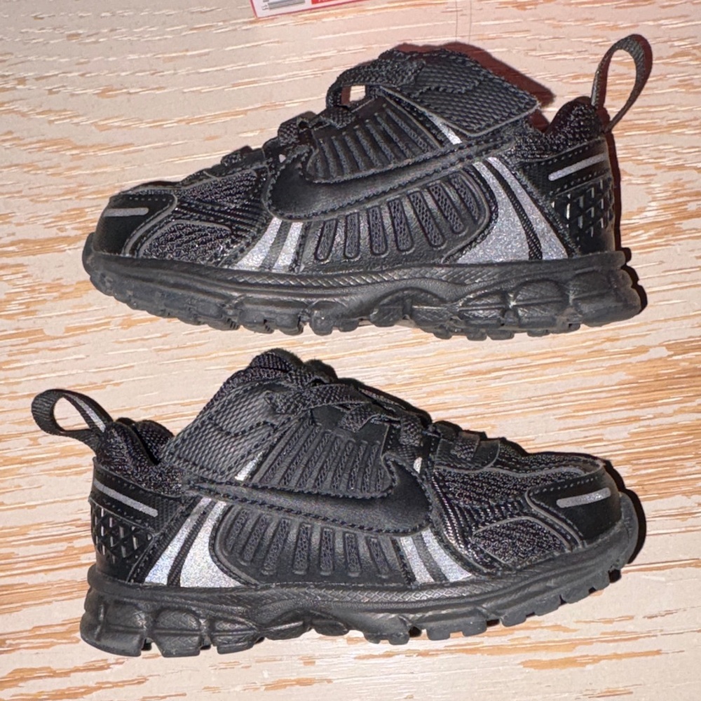 Nike Kids Black and Silver Sneakers